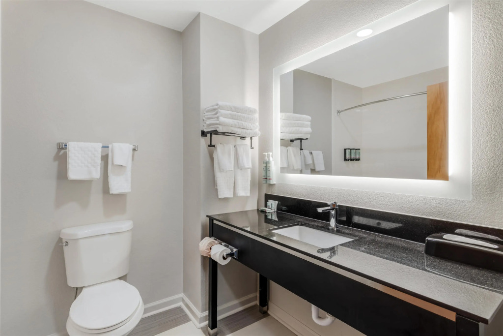 Best Western Commerce Inn