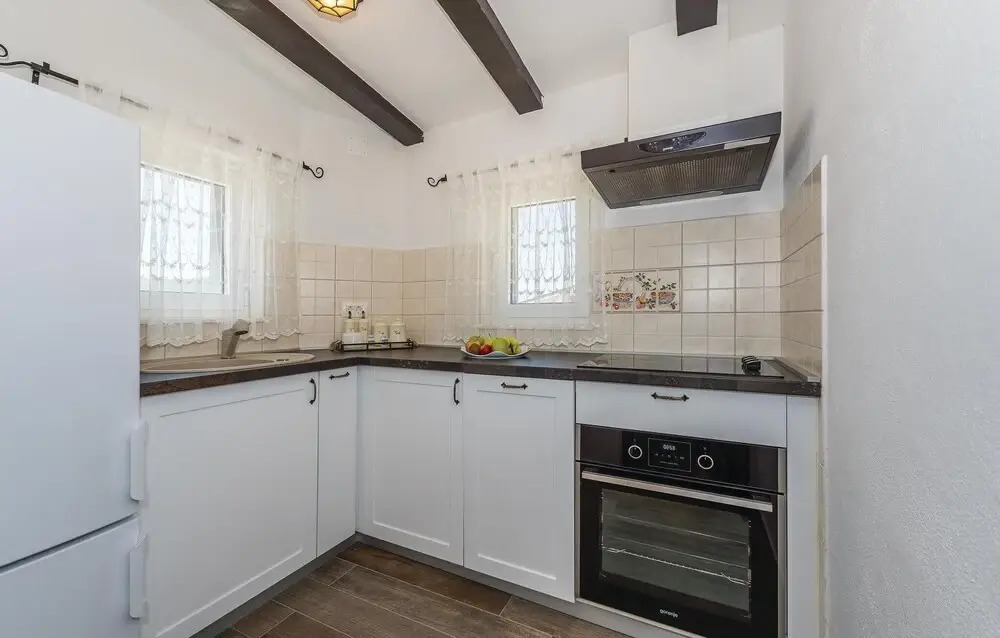 Beautiful Home in Dubrava With Wifi and 6 Bedrooms