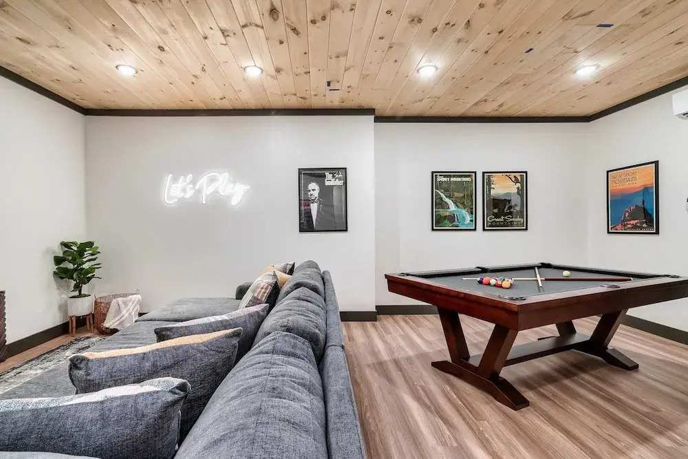 Halle Beary by Avantstay Indoor Pool + Hot Tub Sunset Views