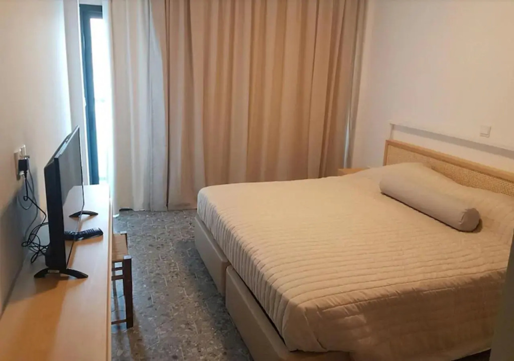 E. J. Pyrgos Bay Hotel