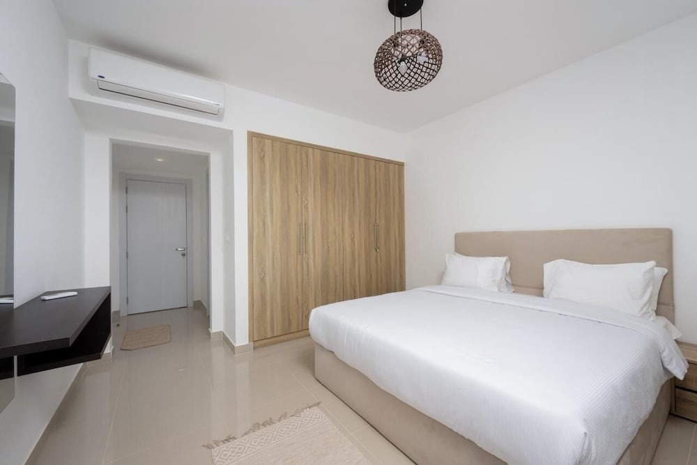 Vesta - Luxury APT - 2BR - G-cribs IV