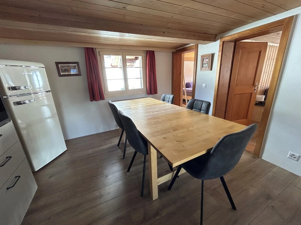 Alpenchalet Weidhaus Gstaad - Dachwohnung - Studio - Stockbettzimmer