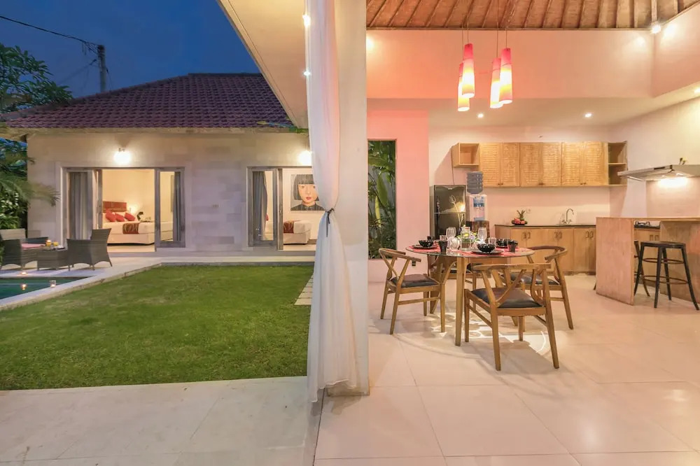 Villa Briana Seminyak by Villas R Us