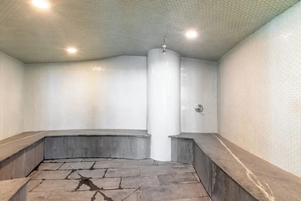 Turquoise Place 1807 D