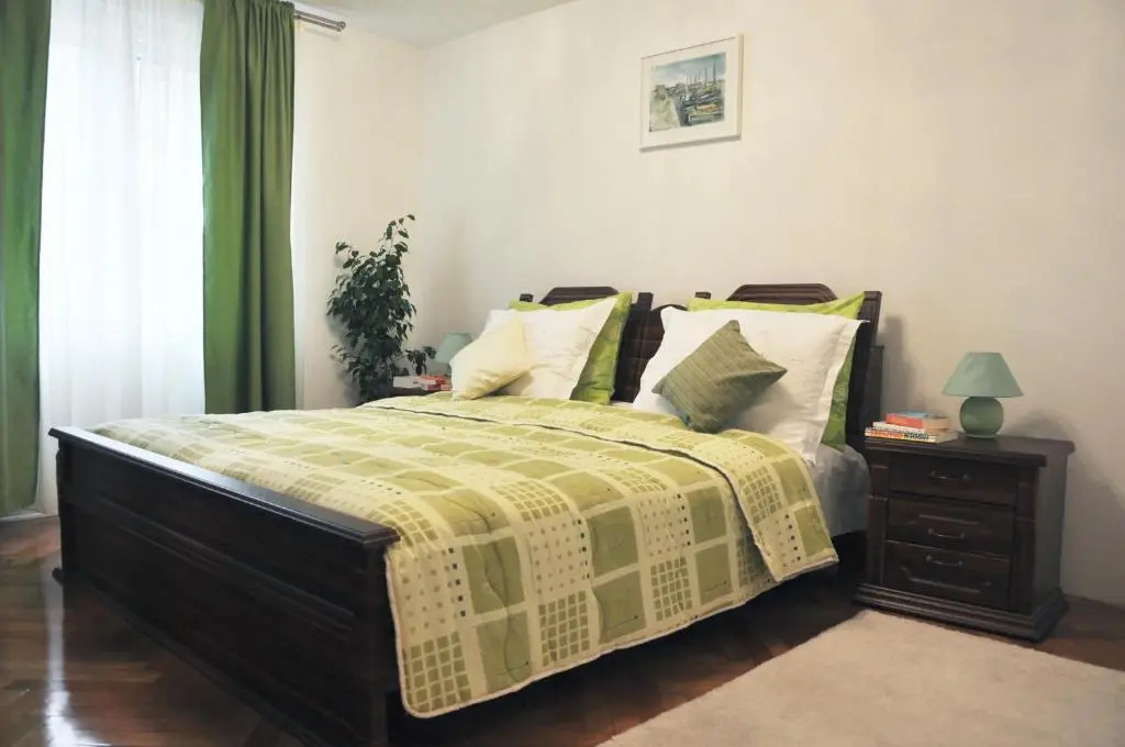 Apartment Center
