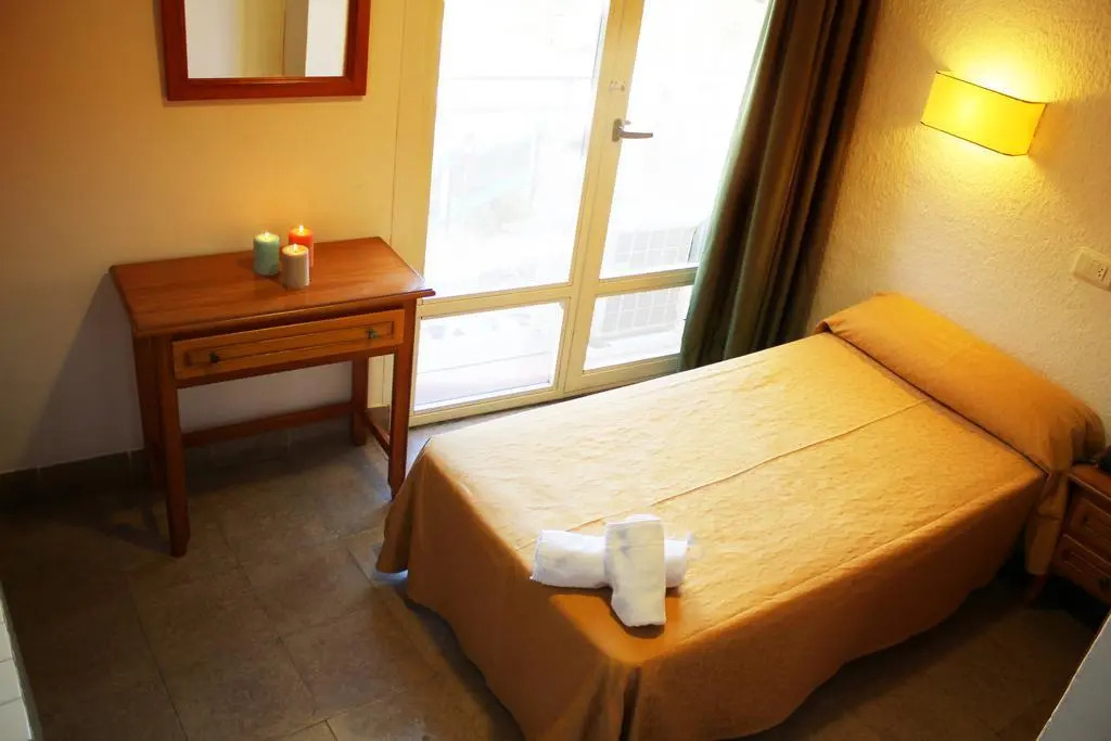 Vintage Hotel Mercedes