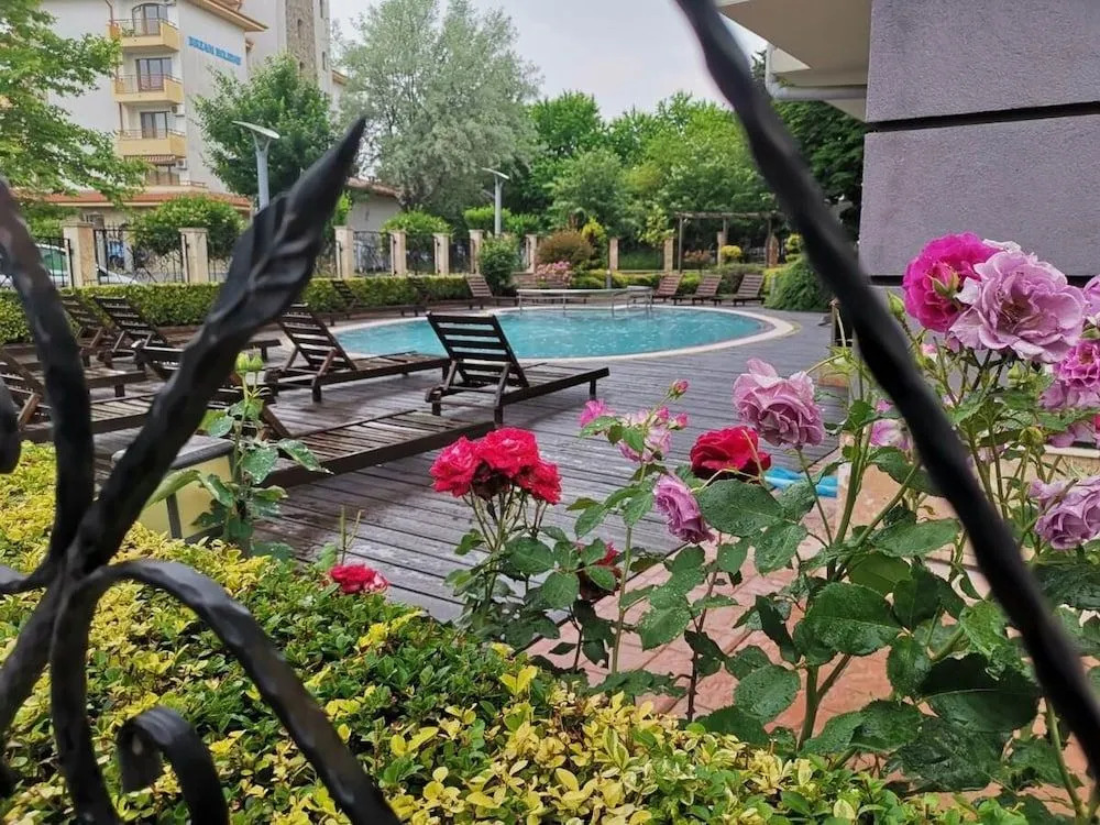 Ravda Residence