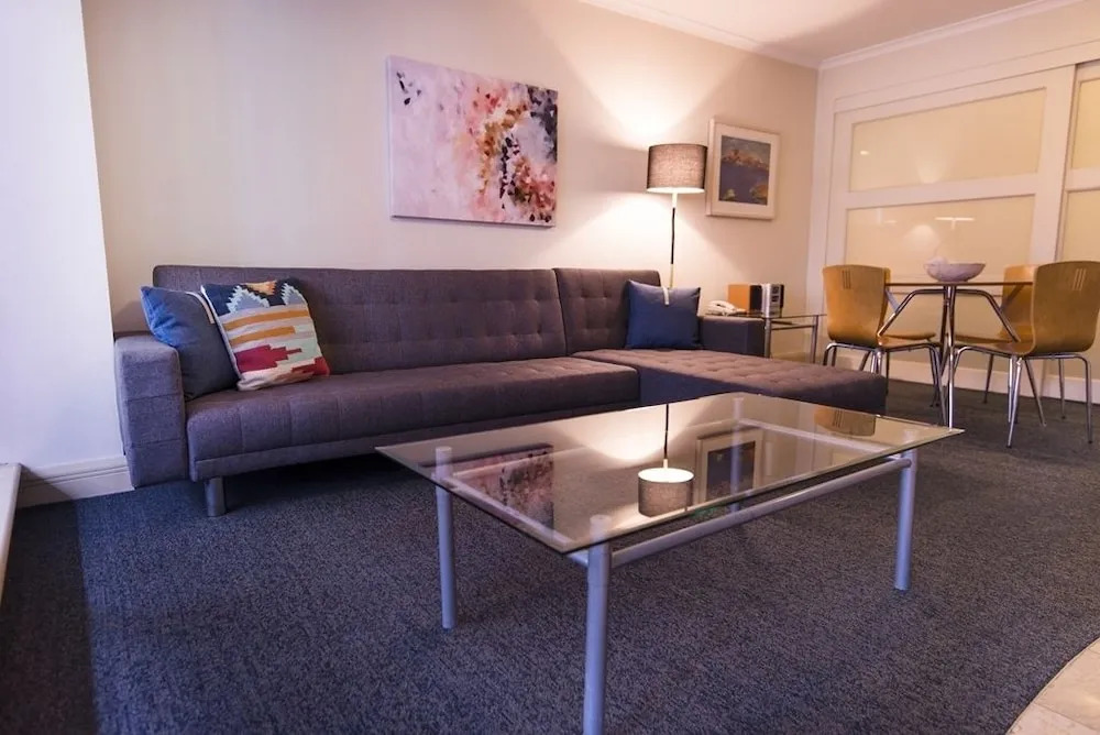 The Apartment Service PI702