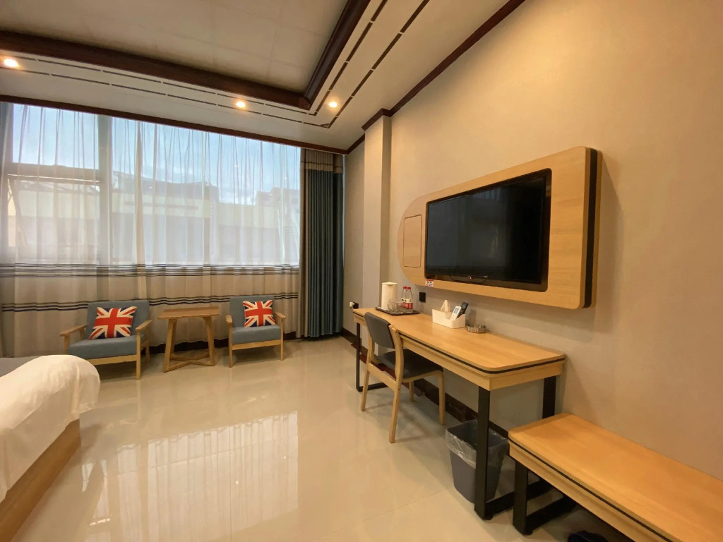 Jun Hotel Guangxi Hechi Dahua County National Square