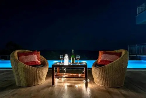 SaffronStays Falcon Hill, Lonavala - luxury villa with infinity pool near Lions Point