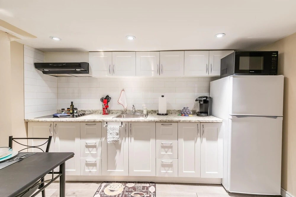 Newly Renovated 1Br Apt W Queen Bed And Netflix