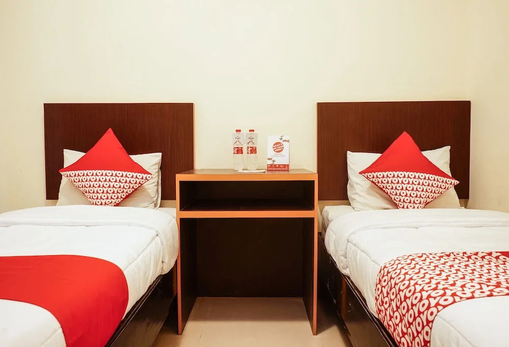 RedDoorz Syariah At Namira Hotel