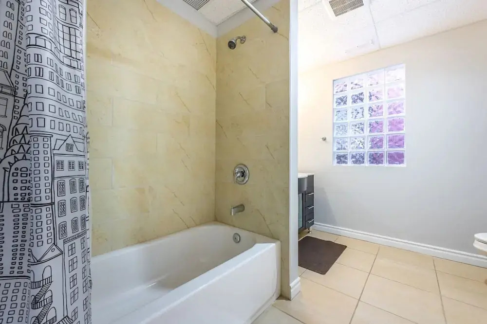 Bright 1BR Apt in Niagara Falls and Scenic Stay