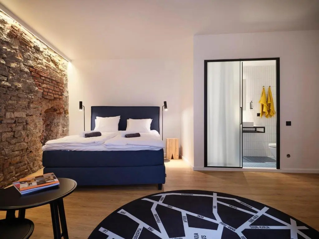 LJ5 - Old Town Rooms with Exclusive shared Roof Terrace