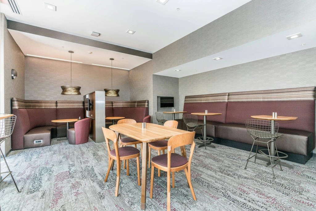 Courtyard by Marriott West Springfield