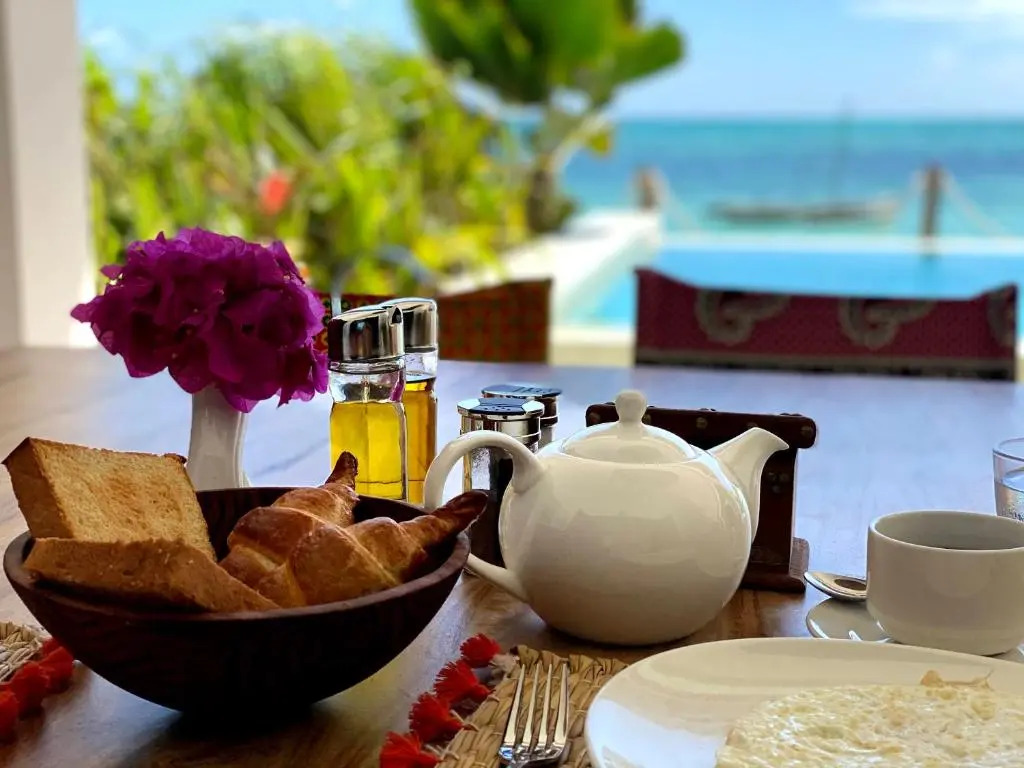 Joya Beach Suites & Villa
