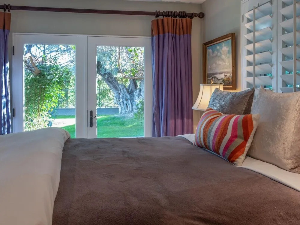 Villa Carmelita - The Sonny & Cher House