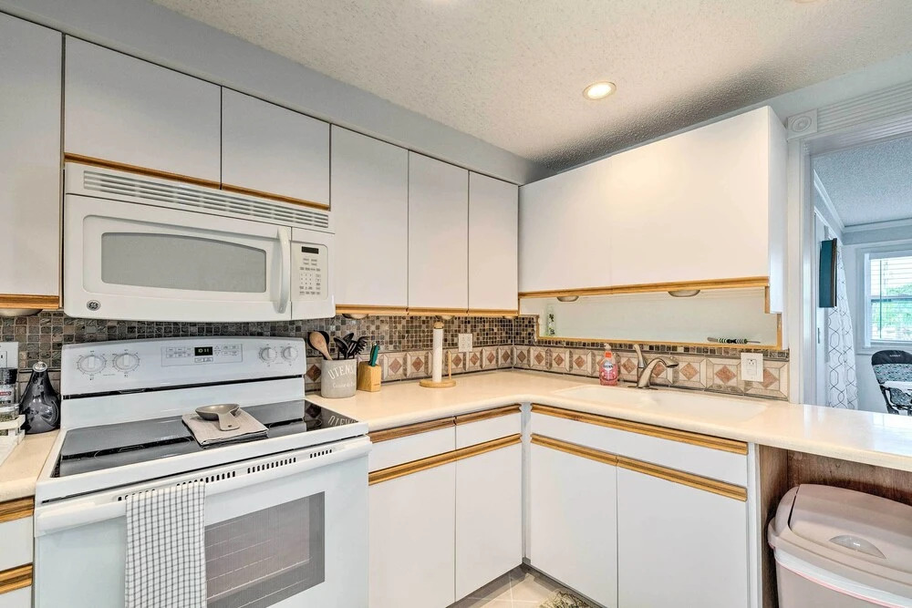 Canalfront Hudson Home W/private Dock & Yard!