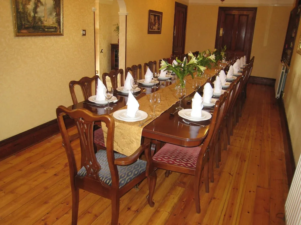 Ashleigh House