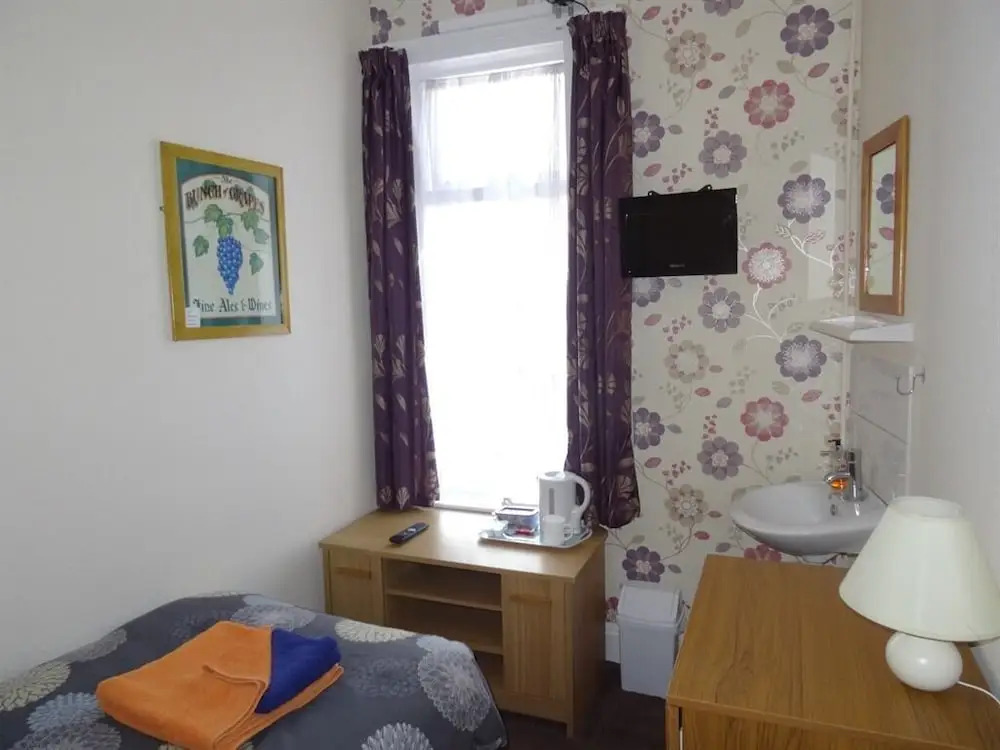 Sea Dogs Guest House