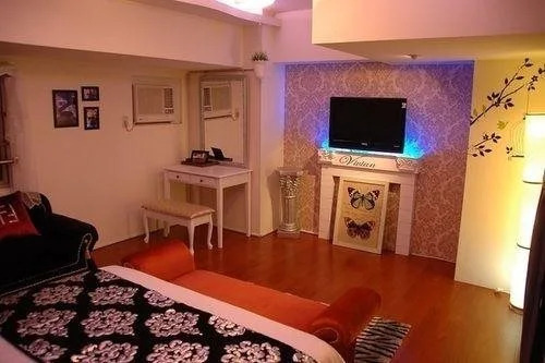 Glass House B & B