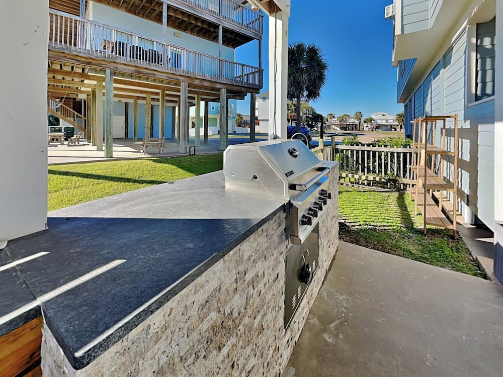 Papa's Paradise by Ryson Vacation Rentals