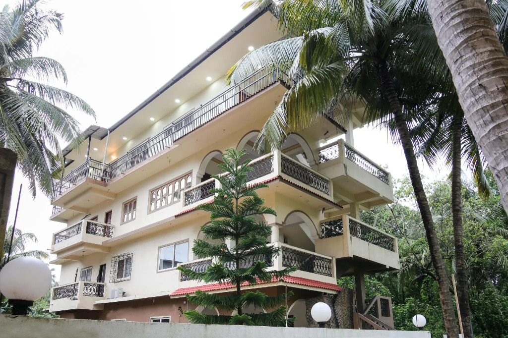 OYO 47344 Morjim Palms Stays