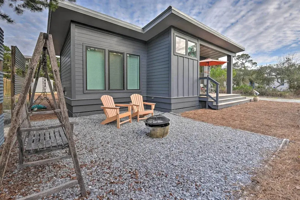 Mid-century Modern Beach Cottage With Fire Pit!