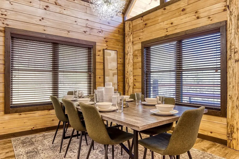 Er29 - Pop's Perch 2 Bedroom Cabin by RedAwning