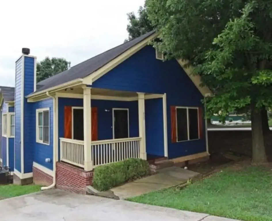 The Blue : Gourmet Kitchen, Near Downtown 3 Bedroom Duplex