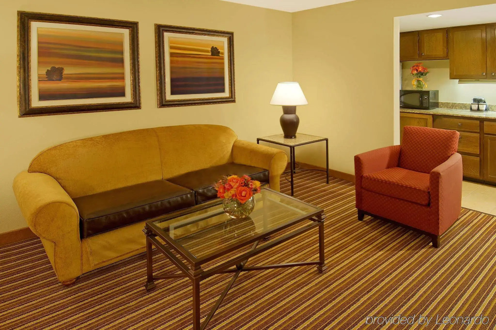 Aksarben Suites, A Trademark Collection Hotel