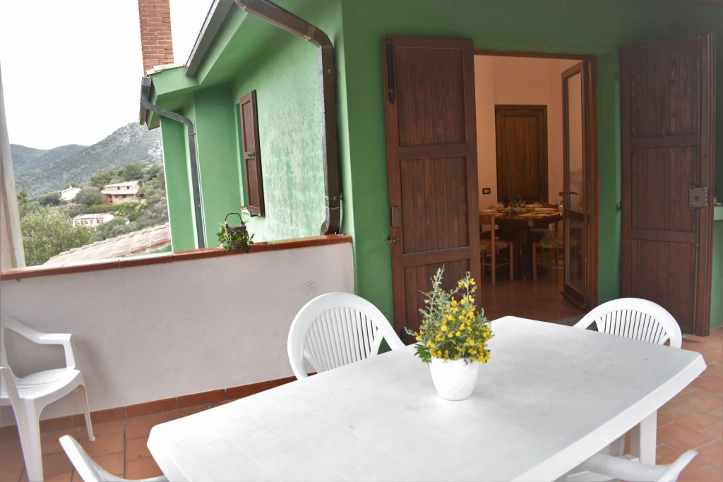 HOLIDAY HOME Marte 2 surrounded by greenery  6 beds-Casa  vacanze Marte 2