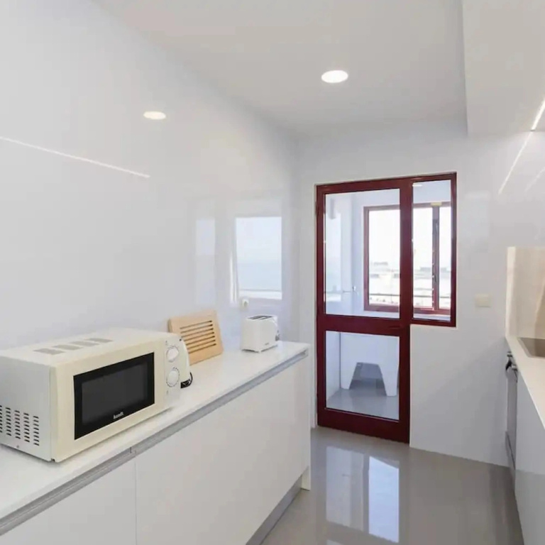 Liiiving in Matosinhos - Seaside Balcony Apartment