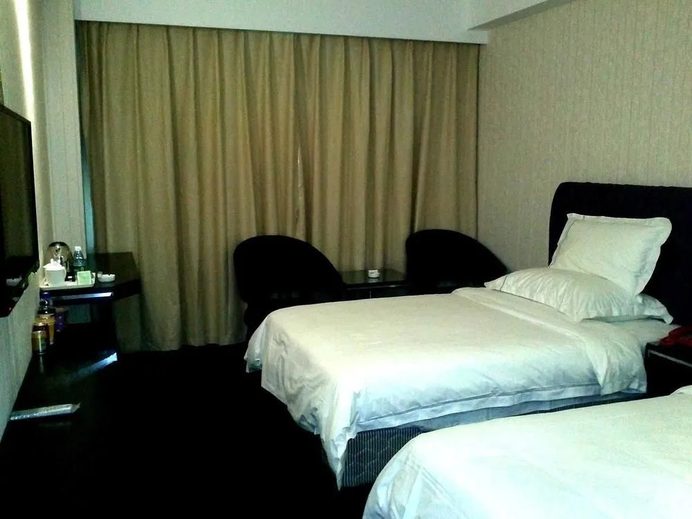 Отель Junyi Hotel Yingmenkou
