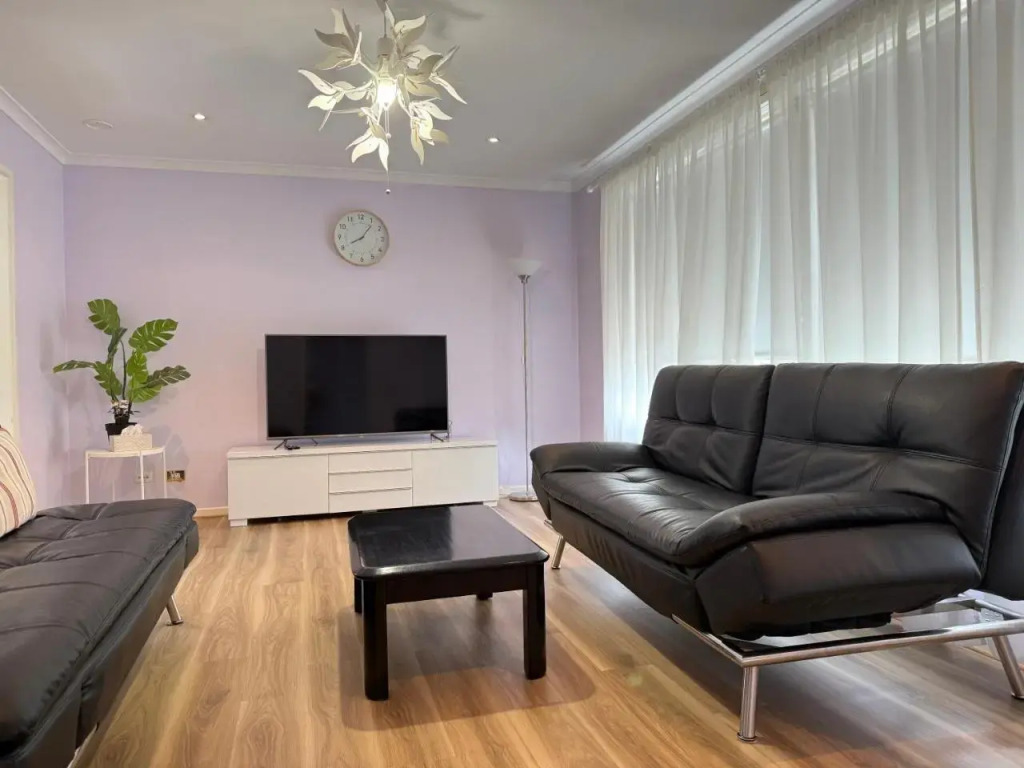 Scullin 3BR House, Free WiFi, Netflix, Parking