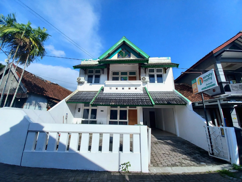 Homestay Syariah Gembiraloka dekat Warungboto by Simply Homy