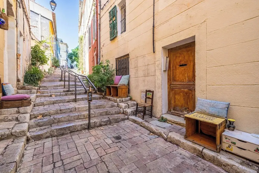 1 Bedroom Apartment in City Center, Near Old Port