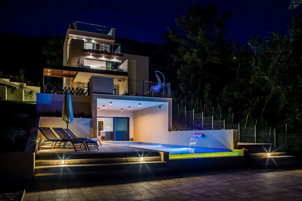 Villa AltaVista - Seaview & Relax with Heated Pool & MiniGolf