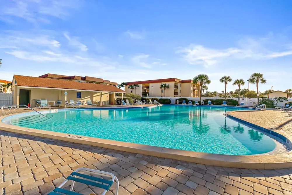 Newly Remodeled Ground-floor Condo W/on-site Pools, 5 hot Tubs, Tennis, AC