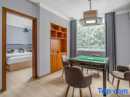 Yikela Yinying Apartment (Xinhui Wanda Plaza)