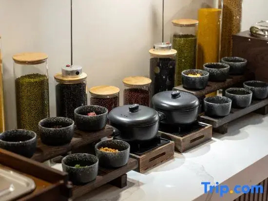 Tianjin Five Avenue Foreign Language University Atour Hotel