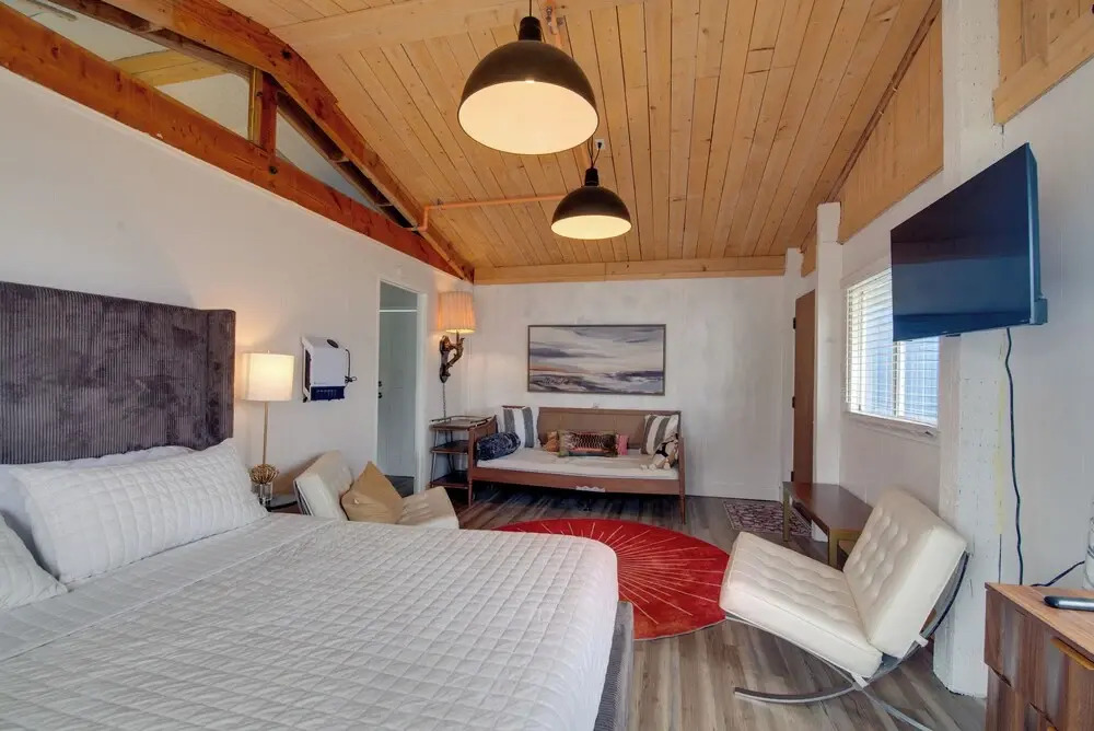 Walkable Beach Bungalow in Ocean Shores!