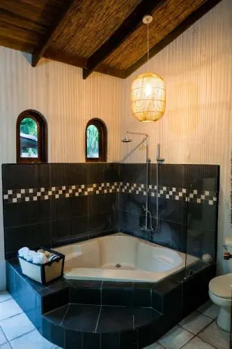 Beachfront Villa Bonita