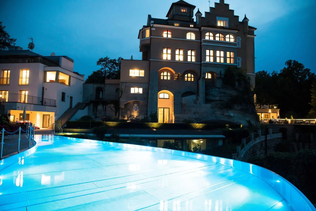 Hotel Schloss Mönchstein