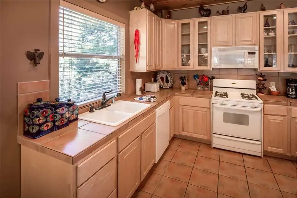 Adobe Hacienda - Three Bedroom Cabin with Hot Tub