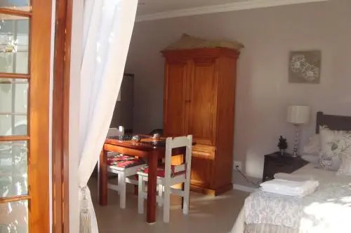 Dis Cottage
