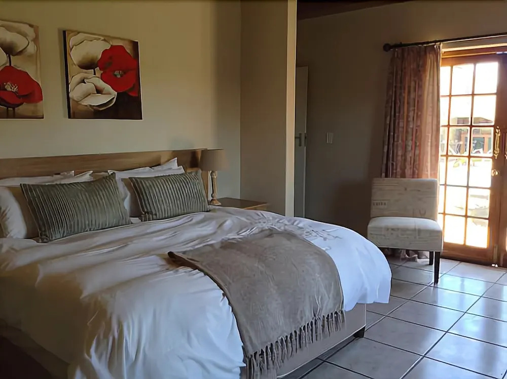 12 On Vaal Drive Guesthouse