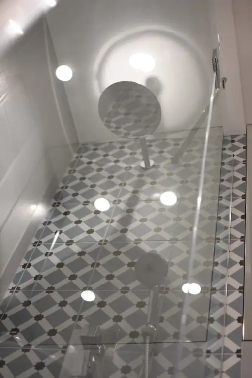 Comely Luxury Apt Must