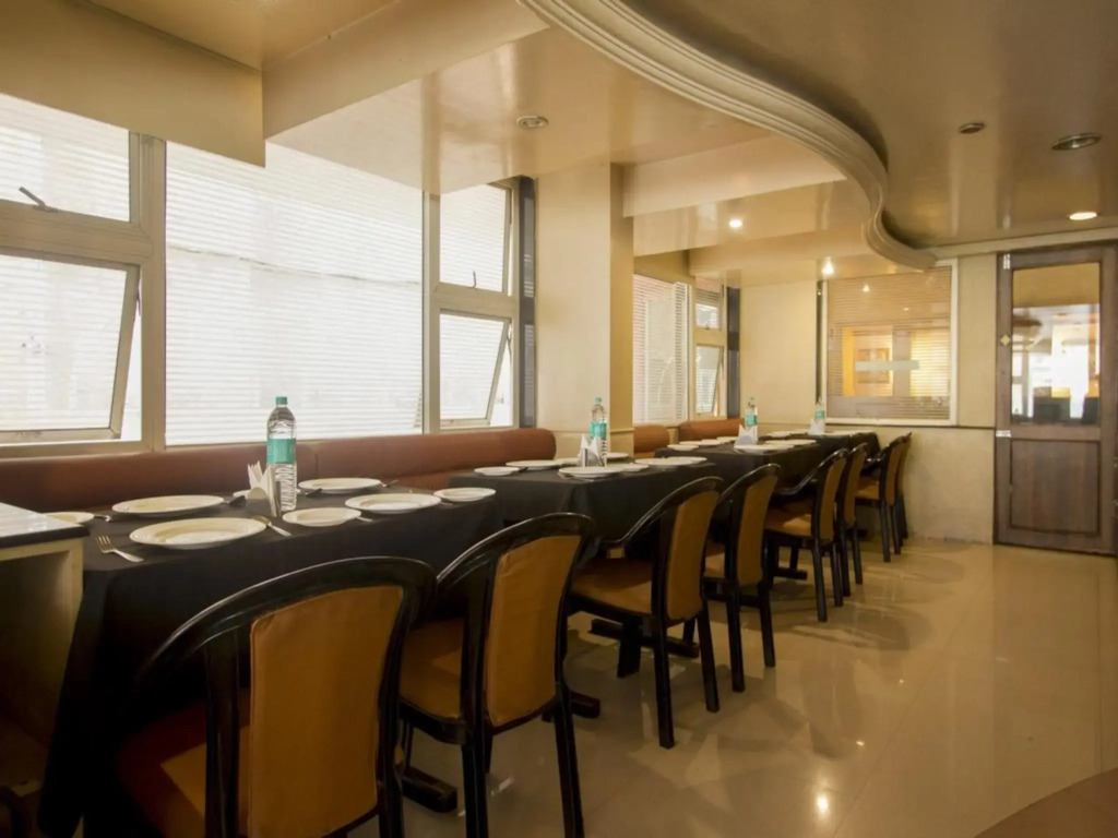 OYO 17243 Hotel Celebration Inn