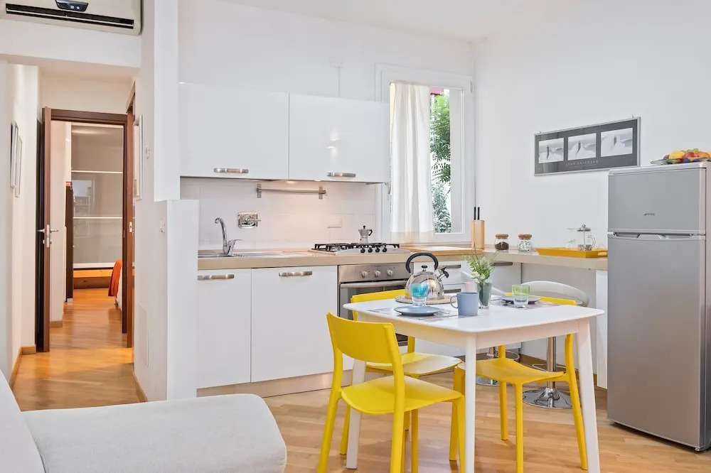 Pratello Luminous & Cozy Apartment in Centro